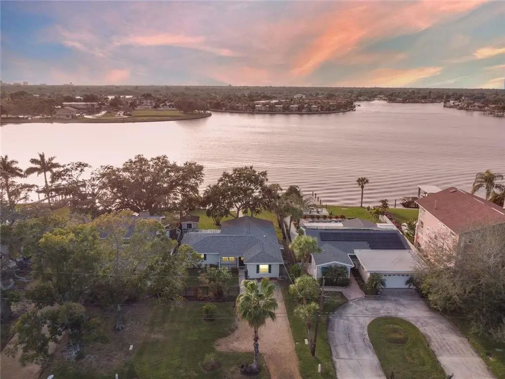 3618 Shore Acres Boulevard Ne, ST PETERSBURG