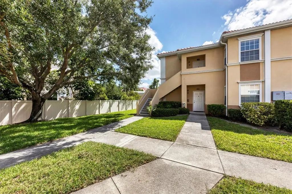 1135 Villagio Circle 205, SARASOTA