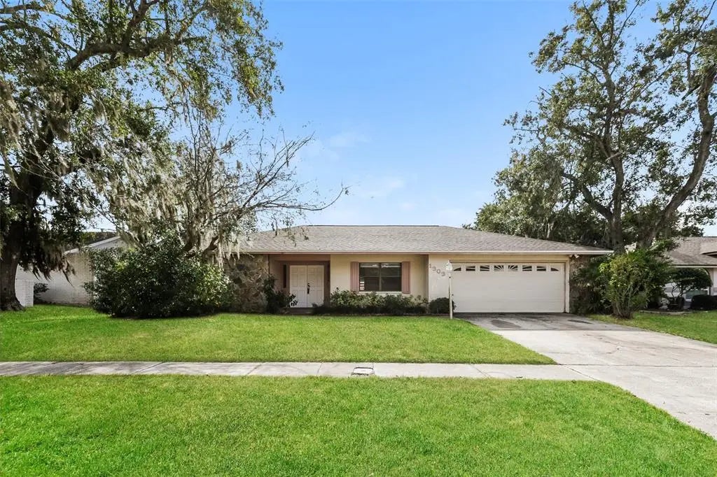 1303 Sandalwood Drive, PLANT CITY