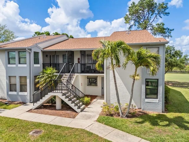 2017 Skimmer Court W 416, CLEARWATER