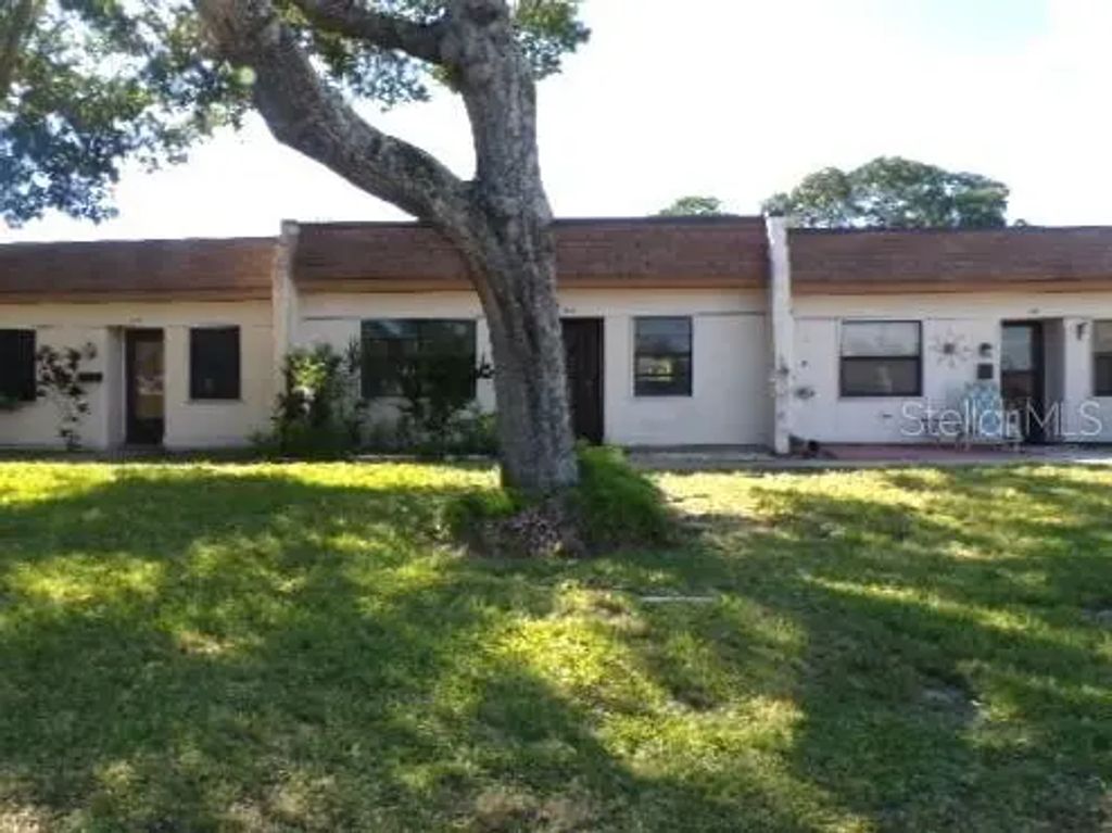 1442 Mission Drive W 25-c, CLEARWATER