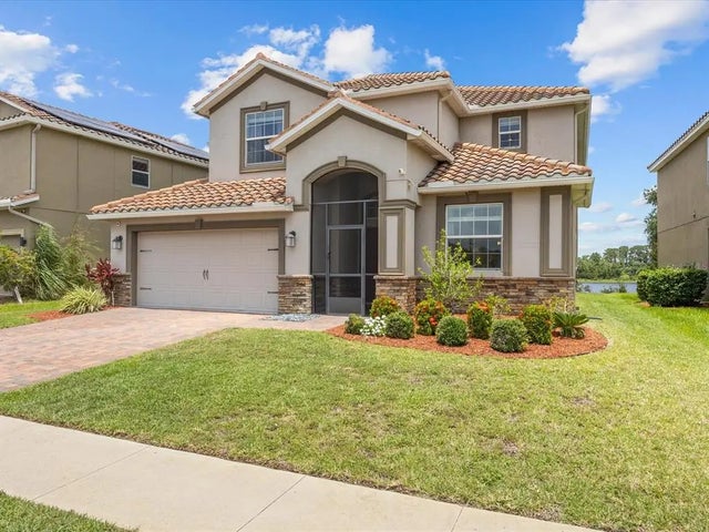 2105 Lake Side Avenue, DAVENPORT