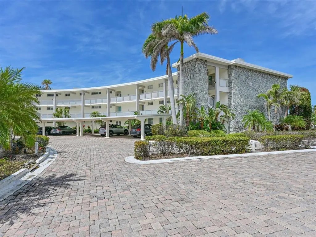 100 Sands Point Road 225, LONGBOAT KEY