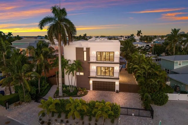 201 N Harbor Drive, HOLMES BEACH