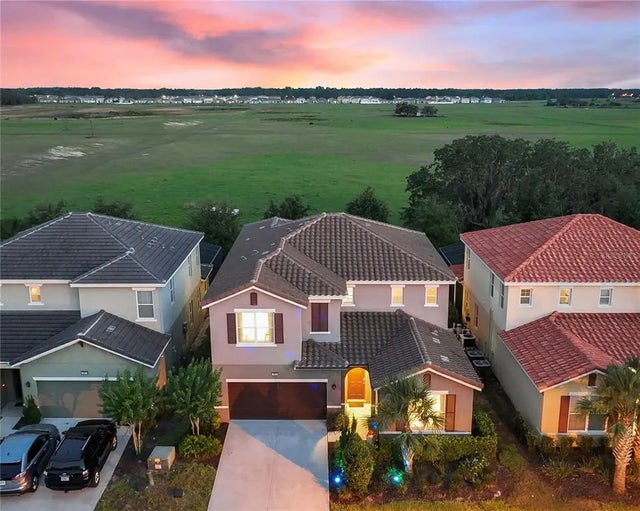 8020 Oak Shadow Court, DAVENPORT