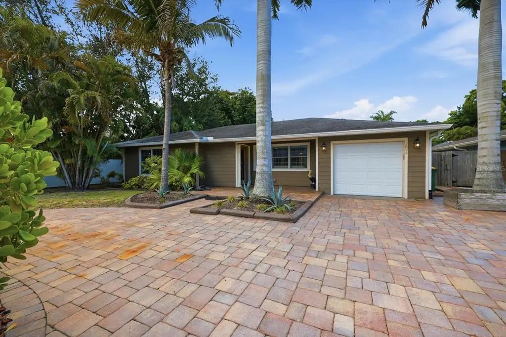 1894 Loma Linda Street, SARASOTA