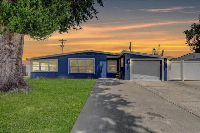 4727 Town N Country Boulevard, TAMPA