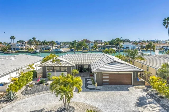 795 Capri Boulevard, TREASURE ISLAND