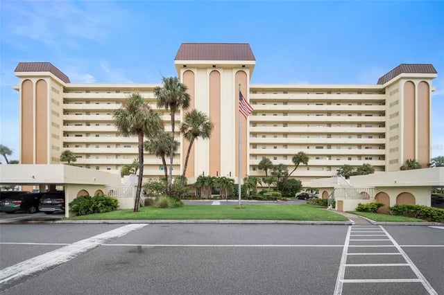 4725 Cove Circle 202, ST PETERSBURG