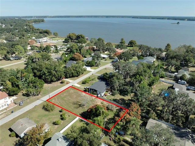 E Myrtle Street, HOWEY IN THE HILLS