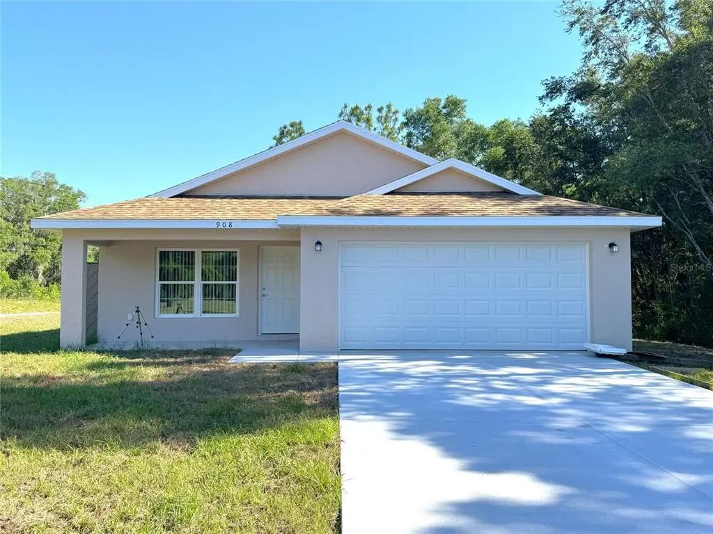908 Columbia Lane, INVERNESS