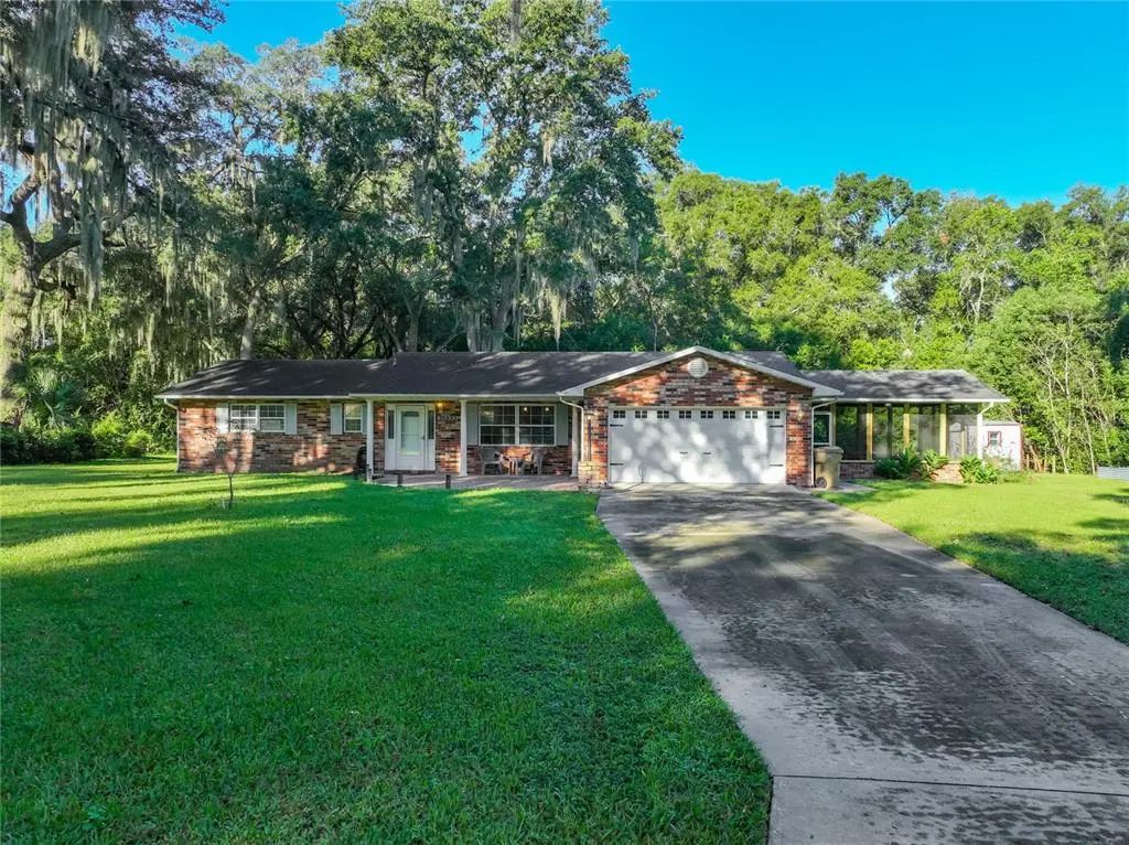 35933 Clear Lake Circle, EUSTIS