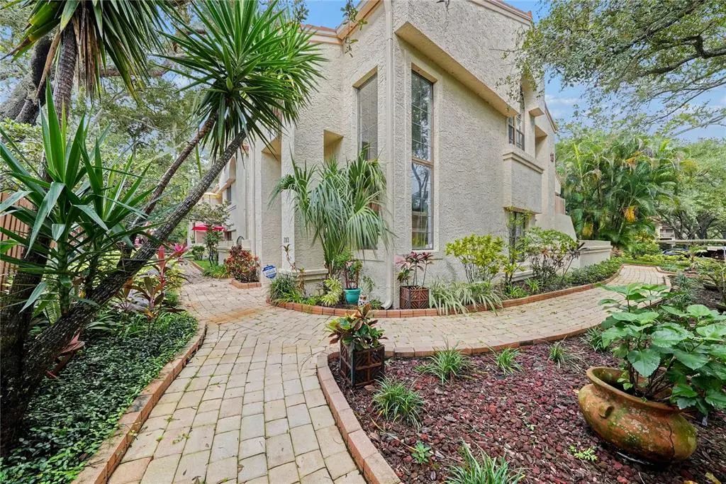 203 Los Prados Drive 1322, SAFETY HARBOR