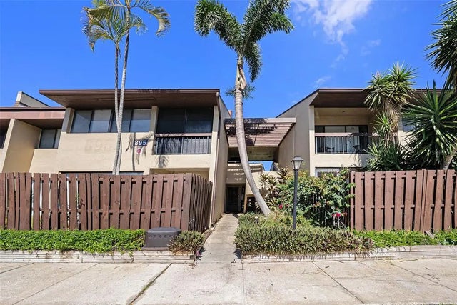 895 N Village Dr 107, ST PETERSBURG