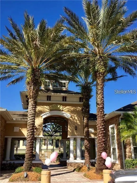 10112 Courtney Palms Boulevard 201, TAMPA
