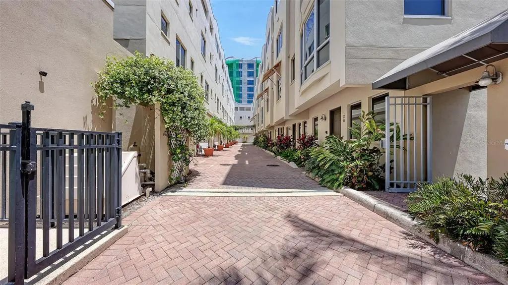 235 Cocoanut Avenue 128e, SARASOTA