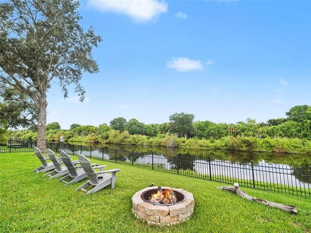 7124 34th Street E, SARASOTA