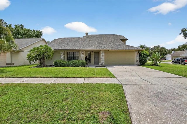1914 Coral Tree Court, BRANDON