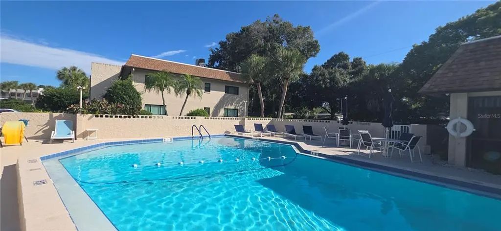 2750 E Bay Drive 14c, LARGO
