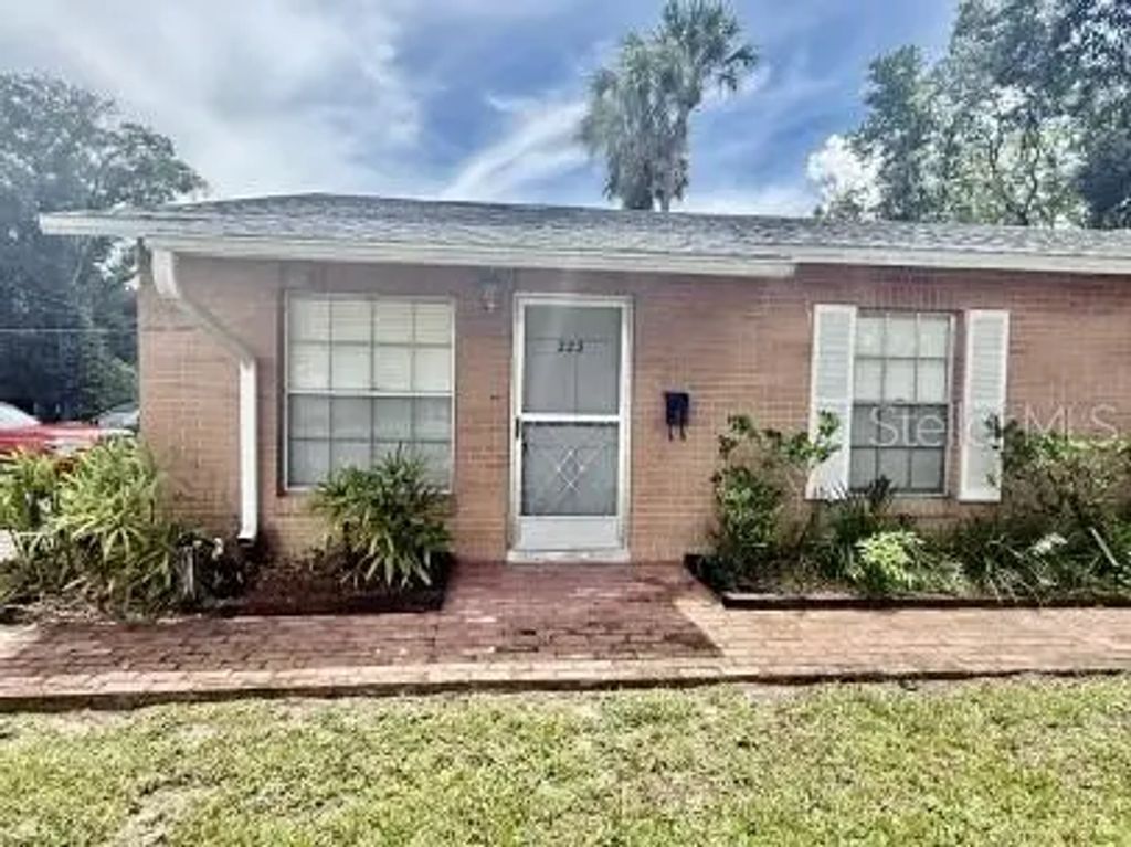 223 N Adelle Avenue, DELAND