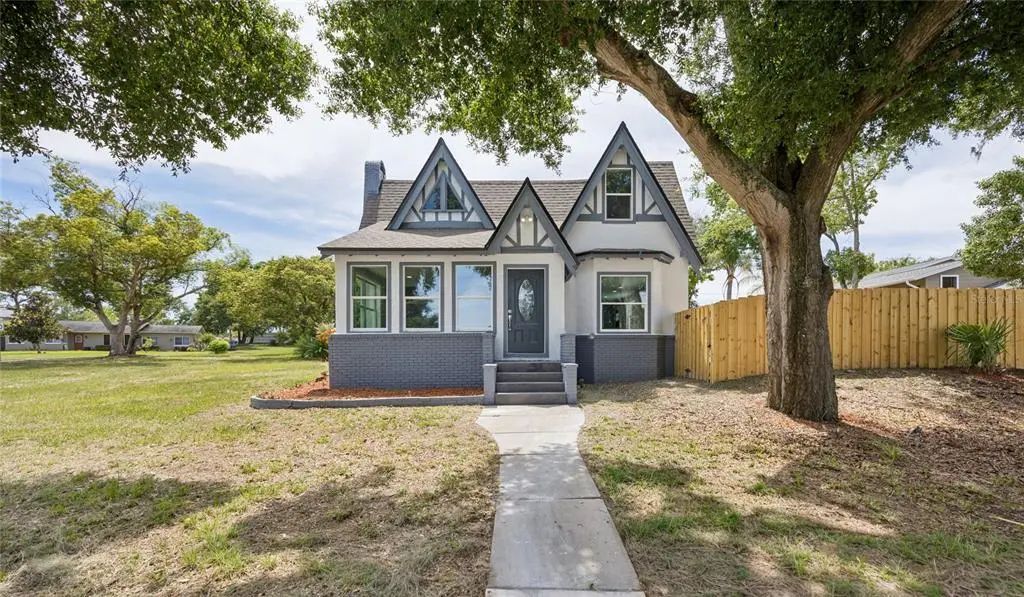 1326 East Avenue, CLERMONT