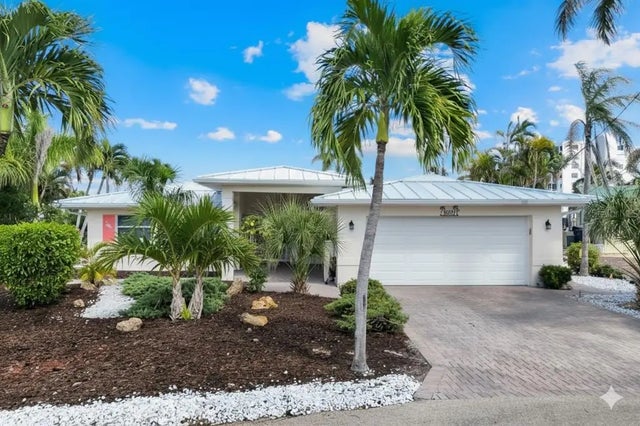 8552 Lagoon Road, FORT MYERS BEACH