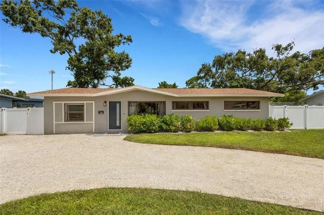 381 Kingfish Drive Se, ST PETERSBURG