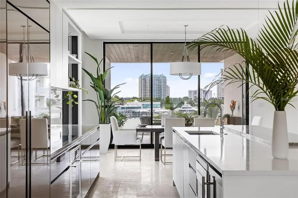 509 Golden Gate Point 3, SARASOTA