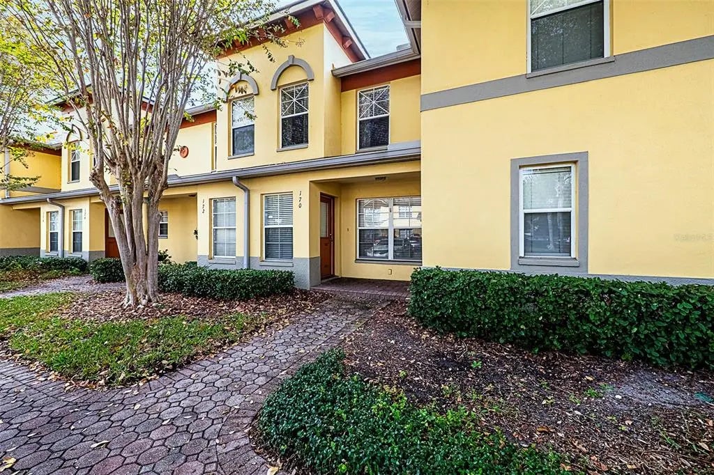 170 Coquina Bay Drive, ST PETERSBURG