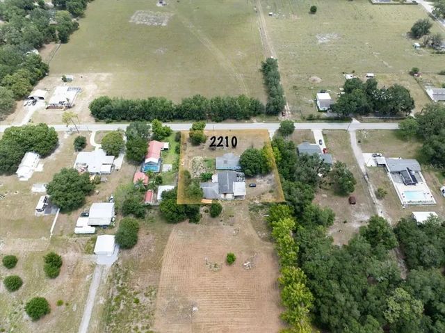 2210 D R Bryant Rd, LAKELAND