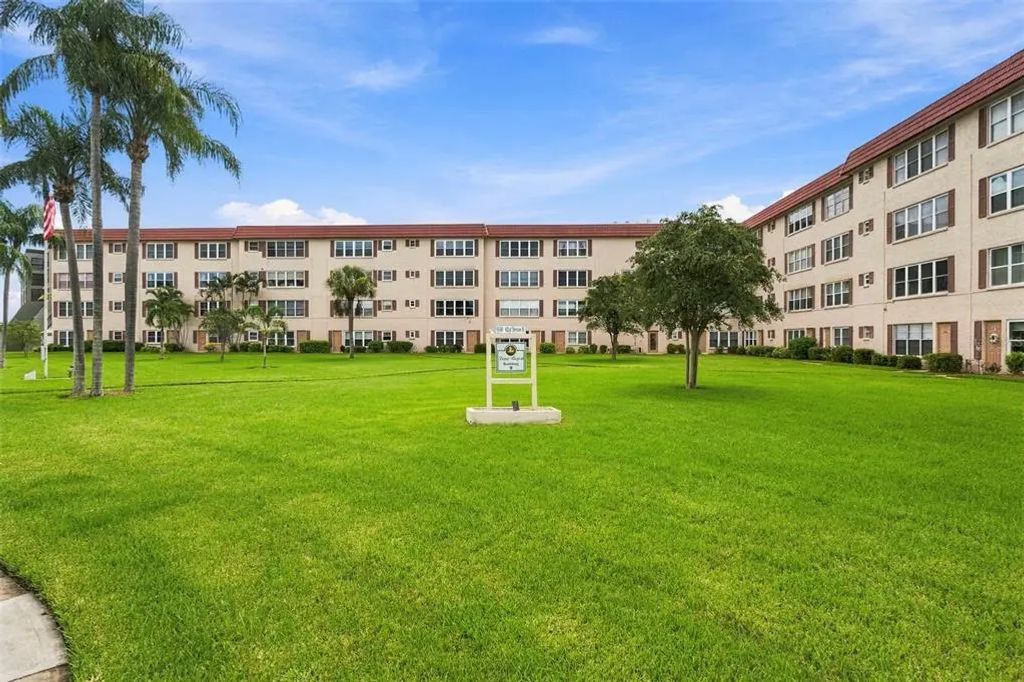 9950 62nd Terrace N 408, ST. PETERSBURG