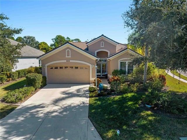 8419 Whispering Woods Court, LAKEWOOD RANCH