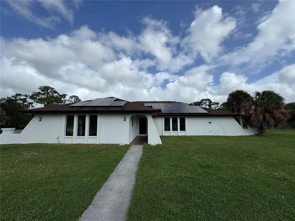 900 Crestwood Road, ENGLEWOOD