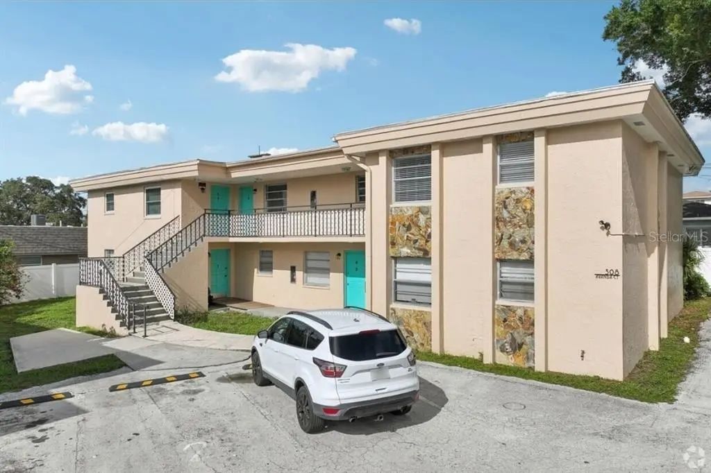 308 Avanda Court 6, CLEARWATER