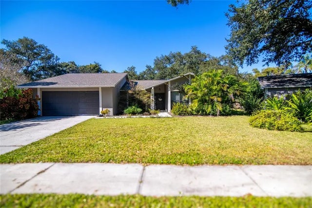 915 Woodleaf Way, TAMPA