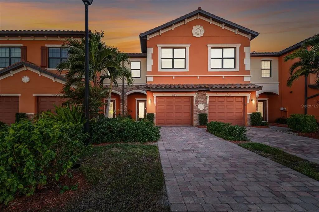 20252 Lagente Circle, VENICE