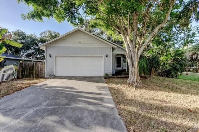 2908 Williamsburg Street, SARASOTA