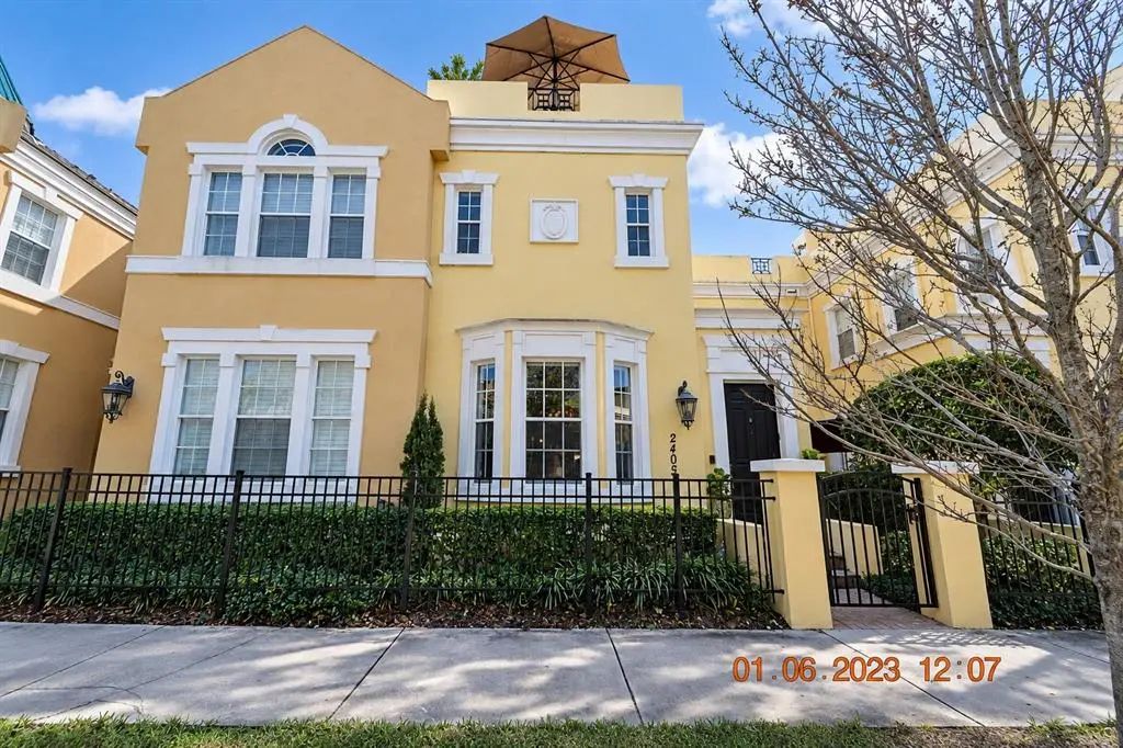 2405 Victoria Gardens Lane 2405, TAMPA