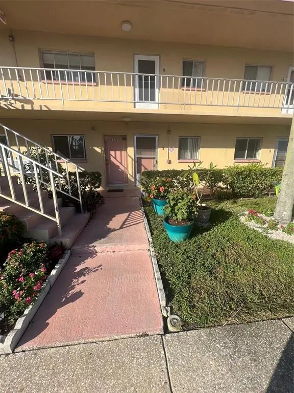 2003 Greenbriar Boulevard 2, CLEARWATER