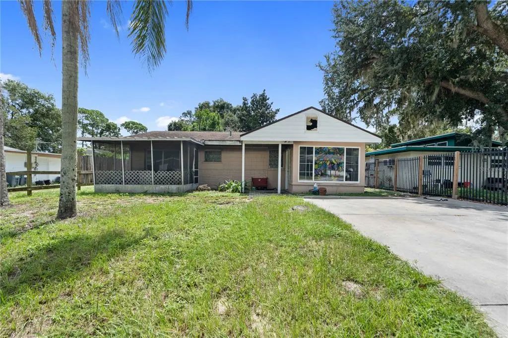 4246 Courier Lane W, HOLIDAY