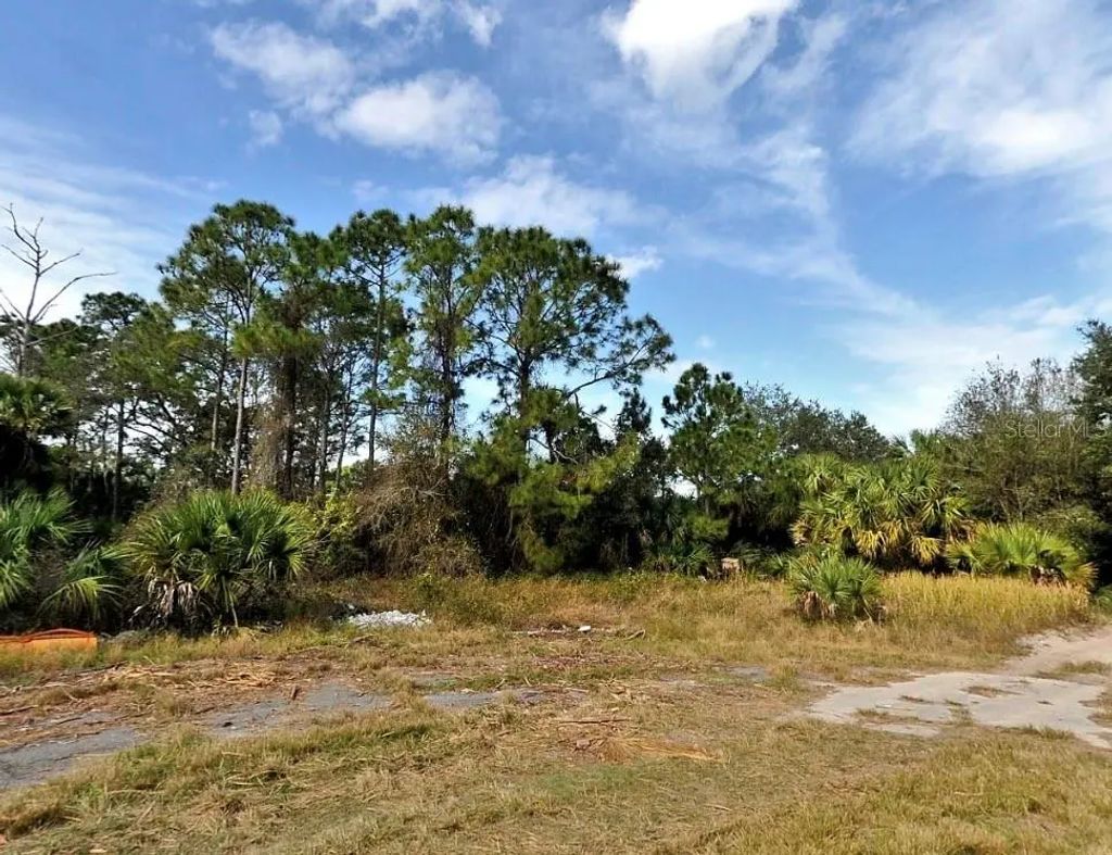 Dade Court, NORTH PORT