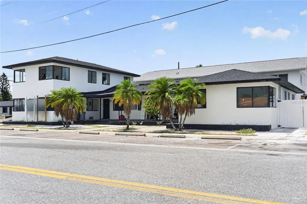 600 Corey Avenue, ST PETE BEACH
