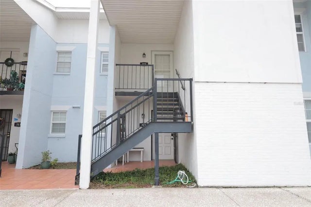 3821 N Oak Drive J22, TAMPA