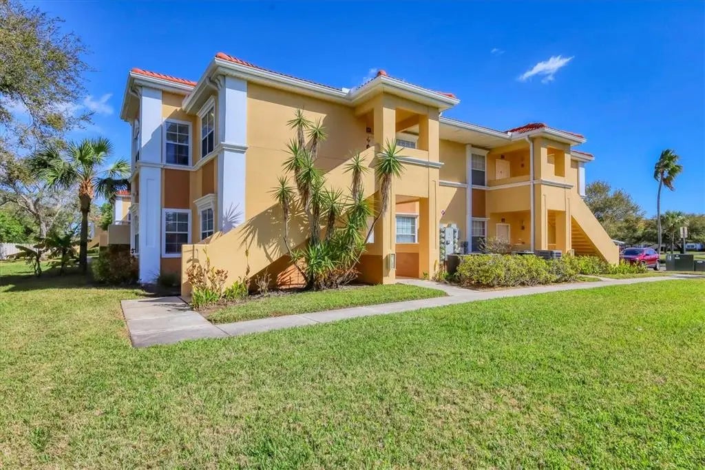 1155 Villagio Circle 205, SARASOTA