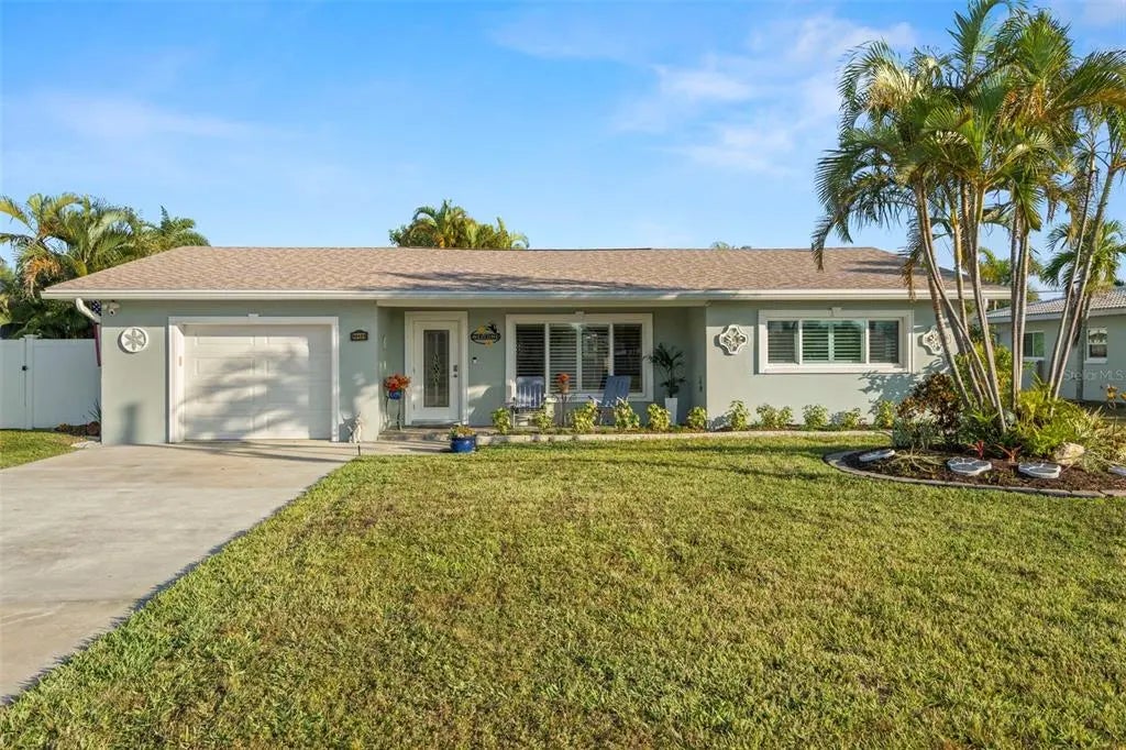 10121 4th Street E, TREASURE ISLAND