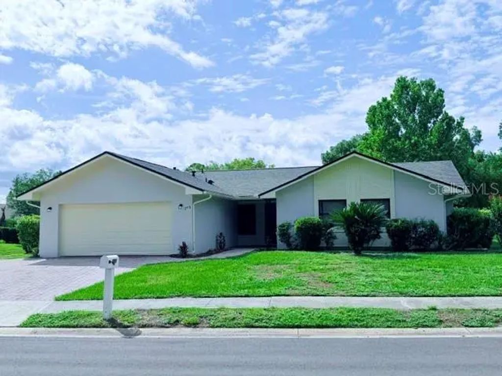 298 Quail Court, CASSELBERRY