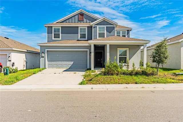 1021 Waterfall Boulevard, DAVENPORT