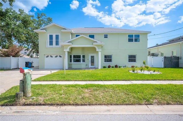 8704 Bay Crest Lane, TAMPA