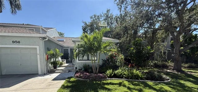 956 San Carlos Court Ne, ST PETERSBURG