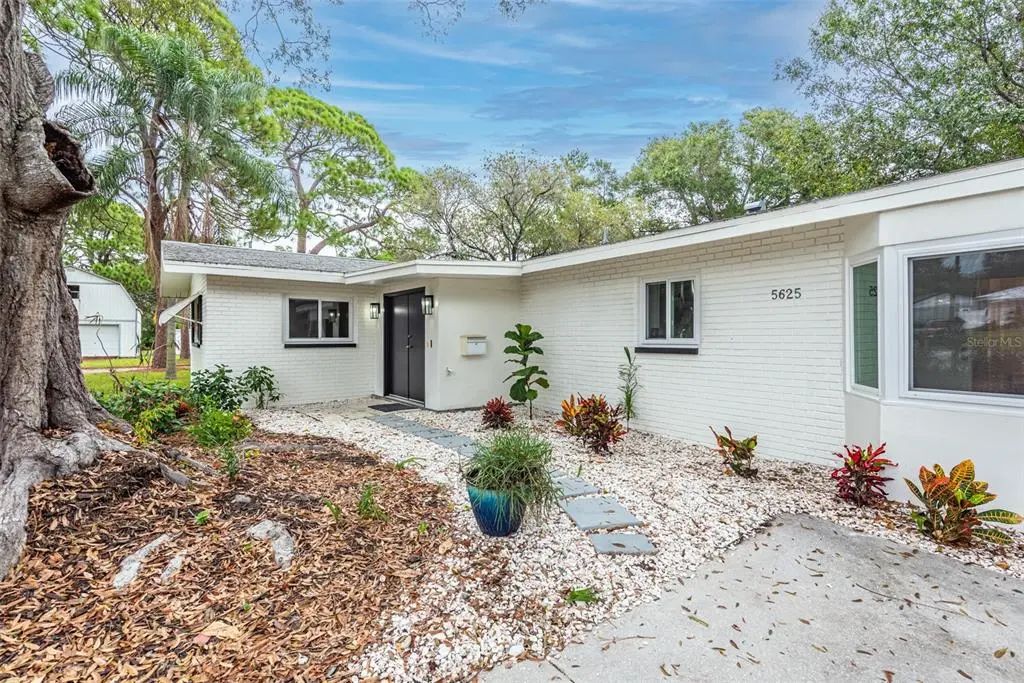 5625 Atlantic Avenue N, ST. PETERSBURG